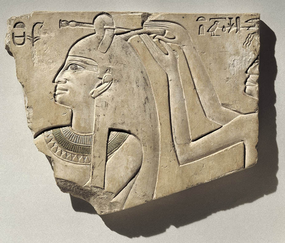 The hairdresser Henut attending Queen Neferu's hair